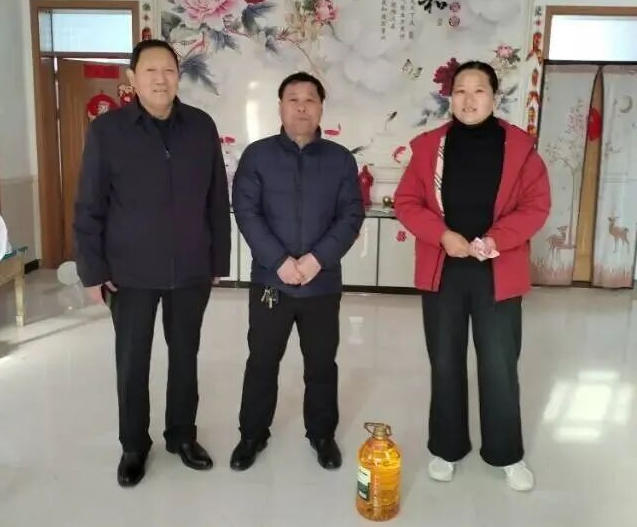 新春慰問暖人心