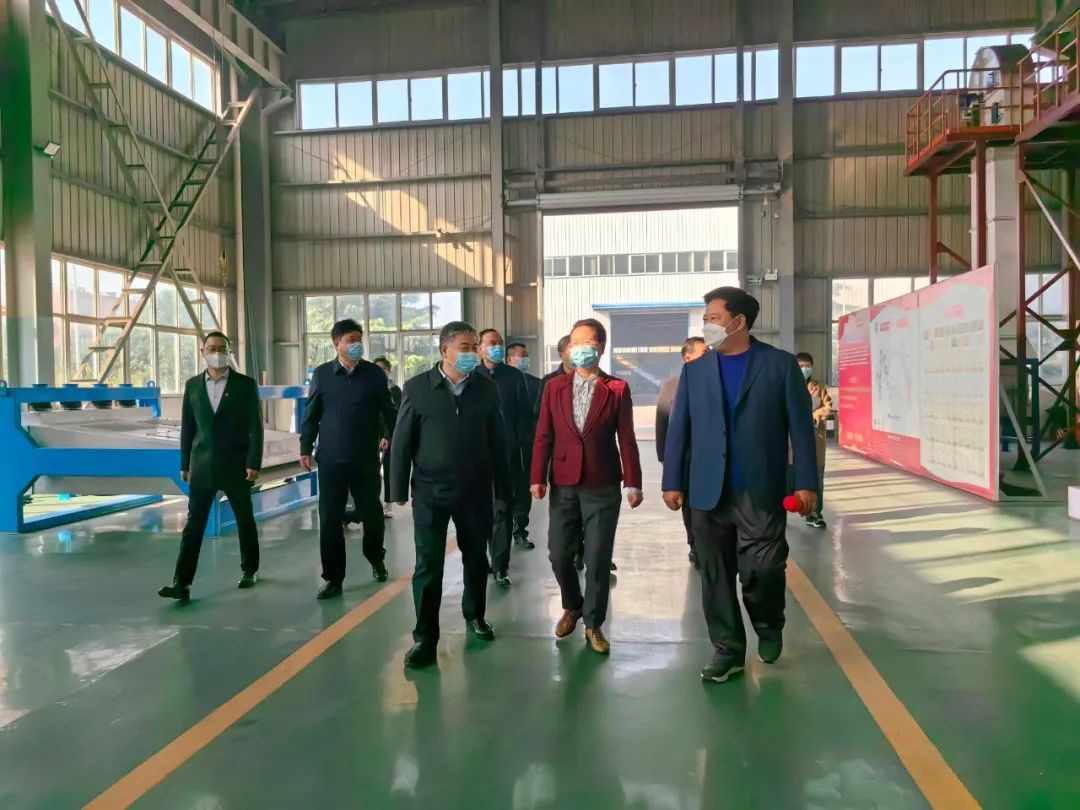安陽市人大常委會(huì)主任、黨組書記徐家平蒞臨華泰集團(tuán)調(diào)研制造業(yè)高質(zhì)量發(fā)展