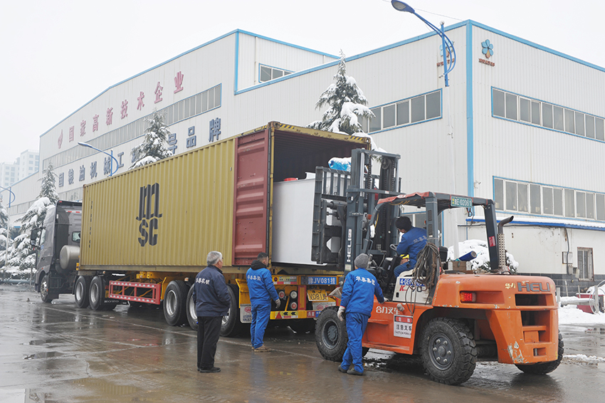 華泰集團設計制造的50T/D大豆、花生、小黑籽預處理榨油，20T/D浸出，20T/D精煉項目發往埃塞俄比亞